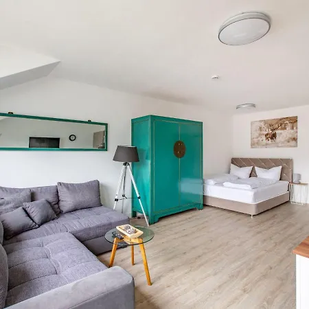 Simplistic In With Garden דירה ווינטרברג