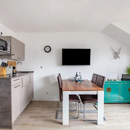 Simplistic In With Garden ווינטרברג
